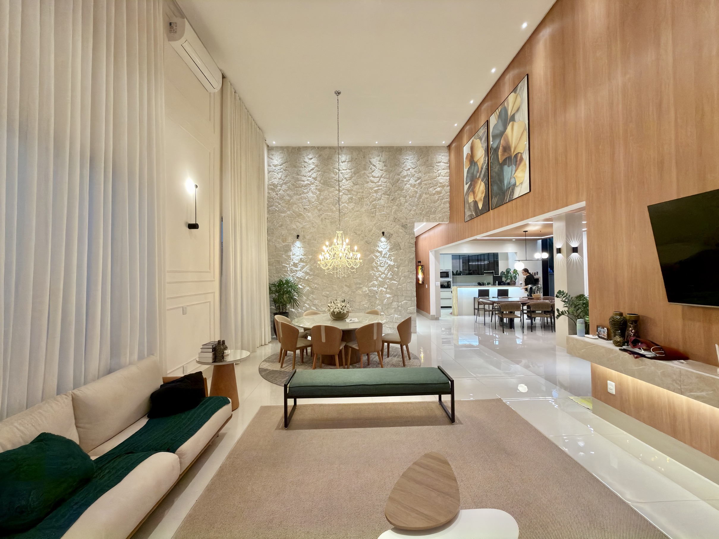 Venda Casa térrea Jardins Valencia  / 200 m² / jacuzzi / churrasqueira / 3 quartos