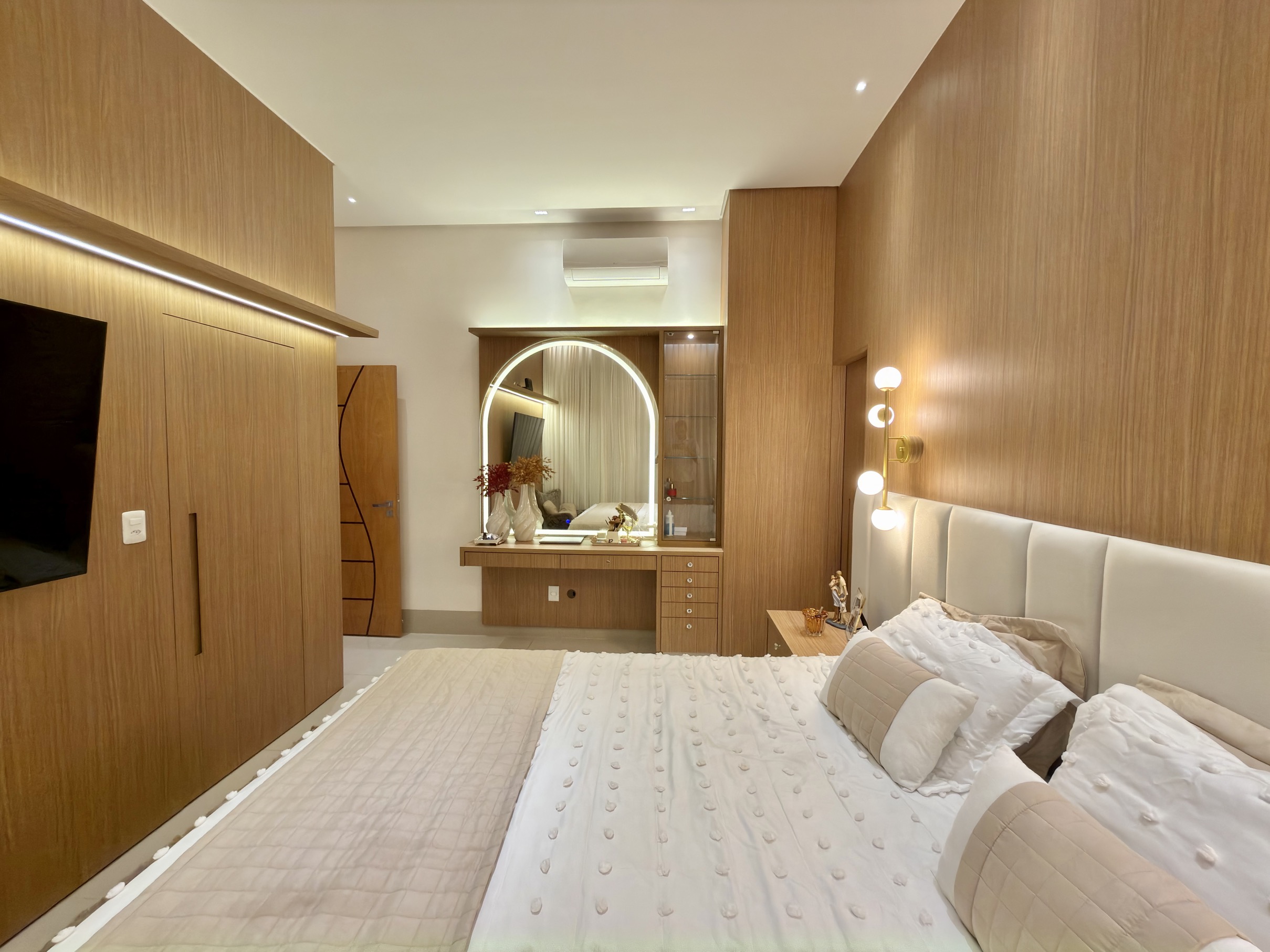 Venda Casa térrea Jardins Valencia  / 200 m² / jacuzzi / churrasqueira / 3 quartos