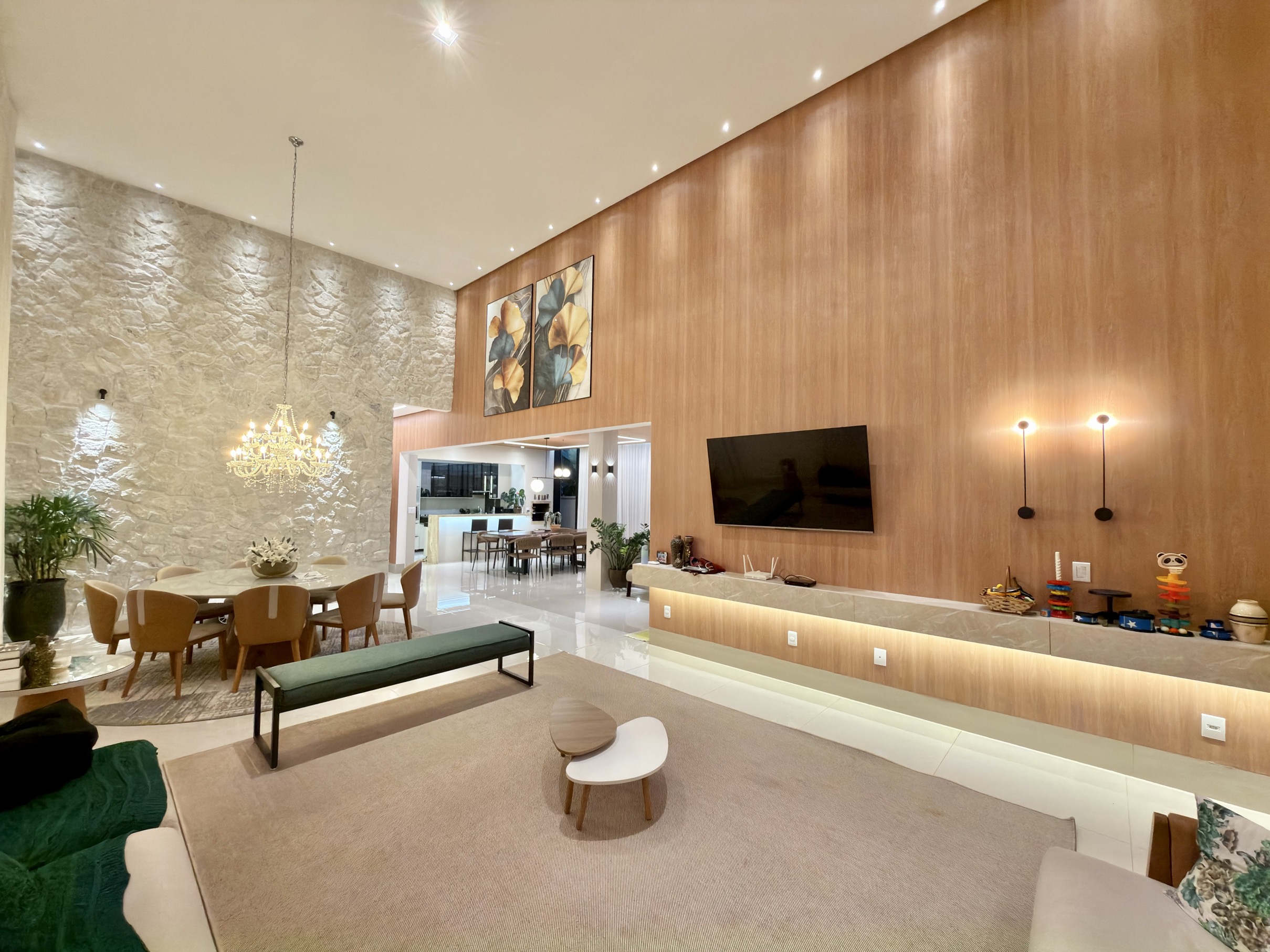 Venda Casa térrea Jardins Valencia  / 200 m² / jacuzzi / churrasqueira / 3 quartos