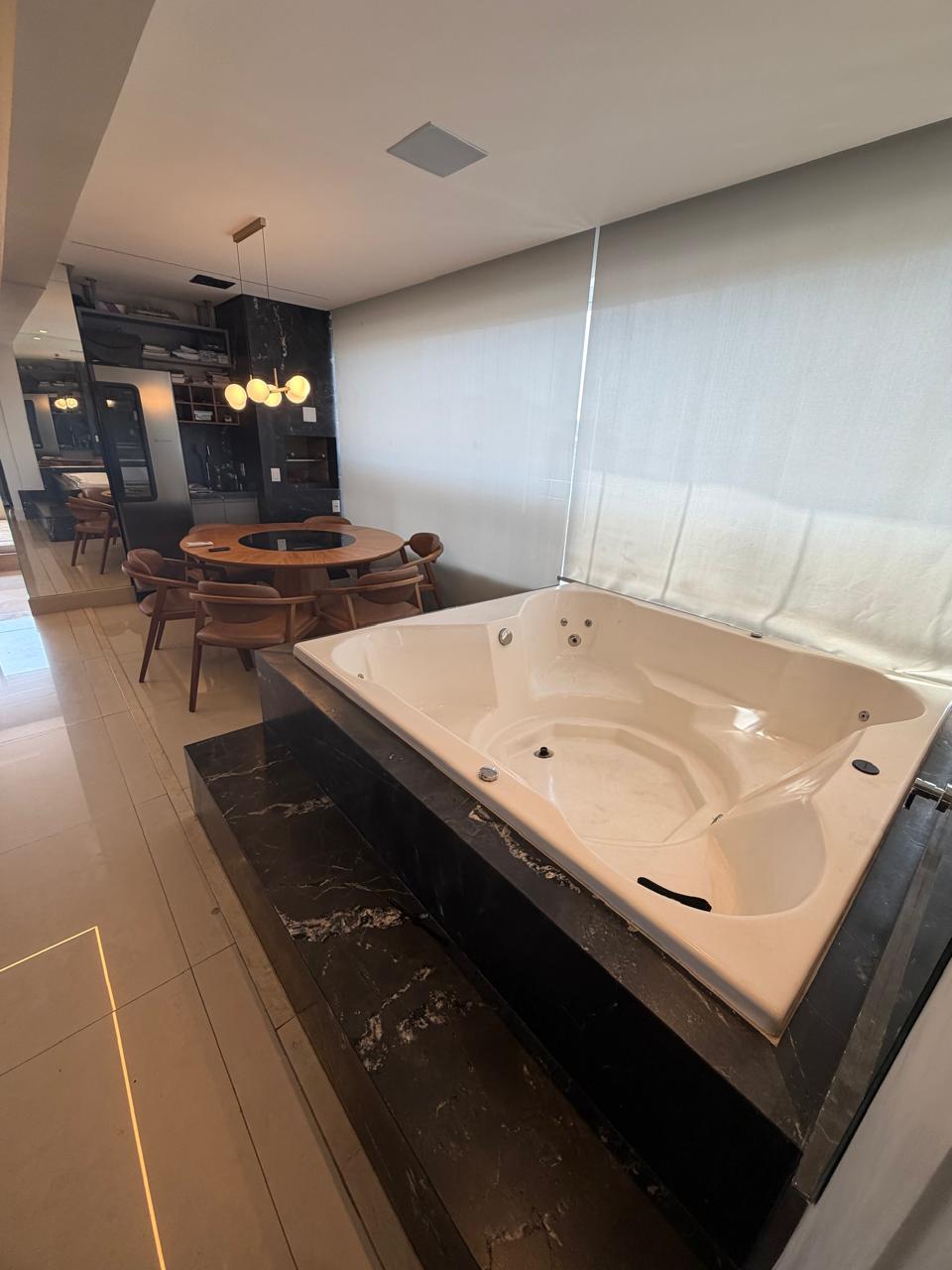 Aluguel apartamento alto padrão Setor Bueno / 123 m² / 2 suites / mobiliado / jacuzzi no apartamento / lazer completo