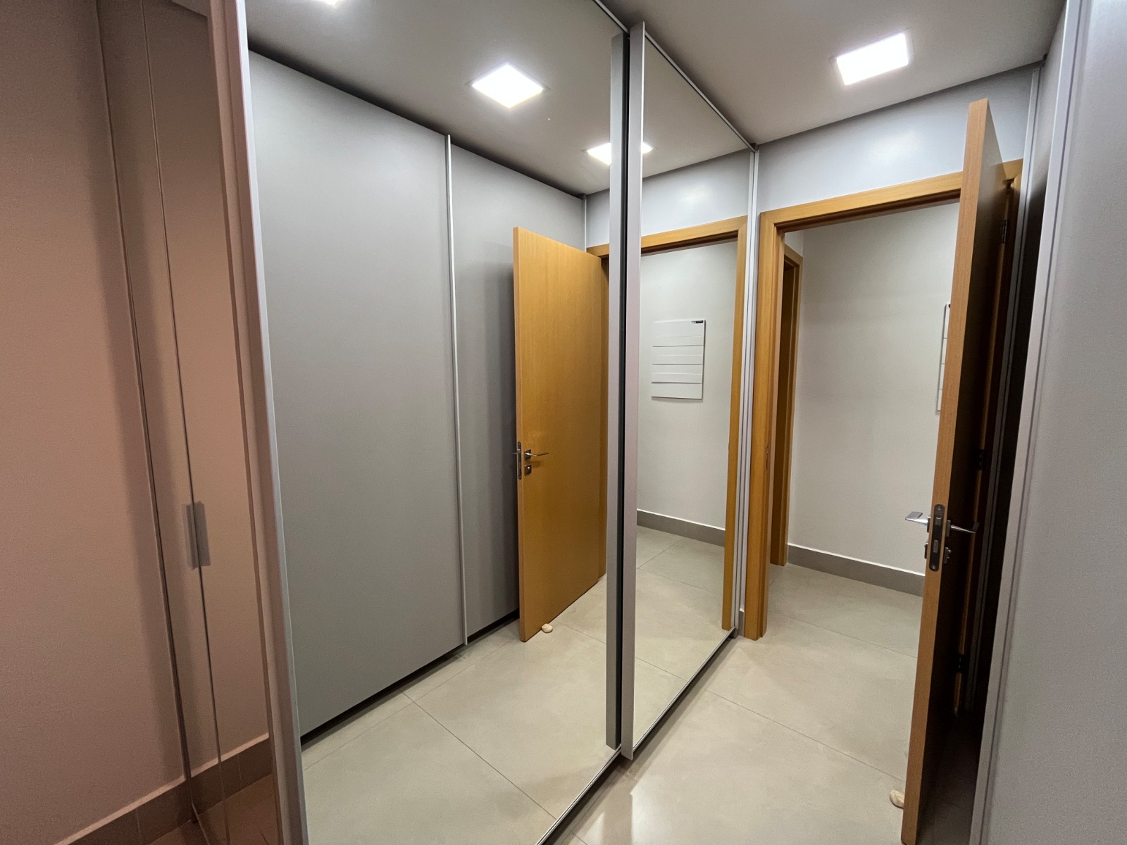 Aluguel de Apartamento no Residencial Maxxi 135 / 3 suítes / 2 vagas / 121m² / Setor Marista