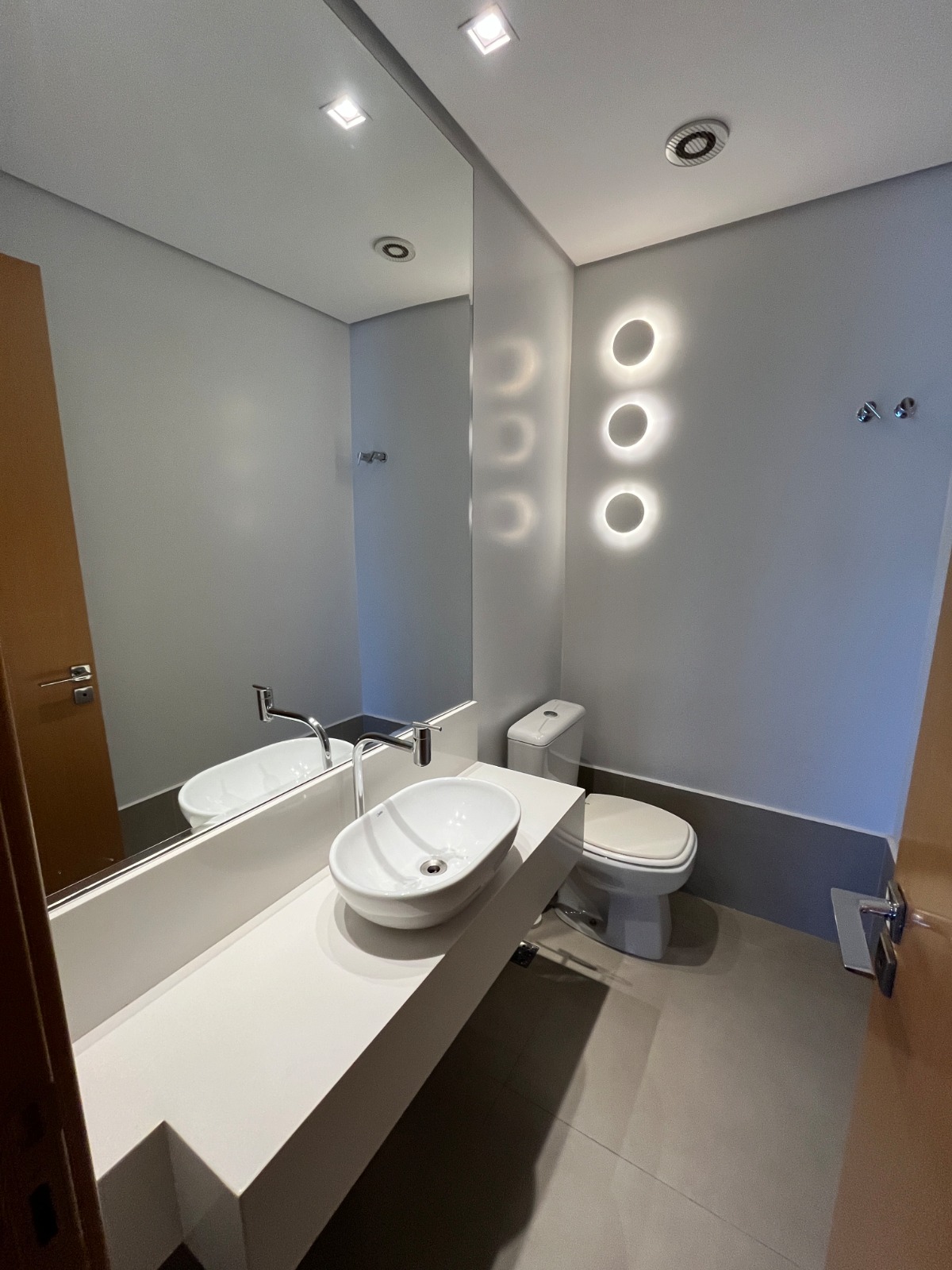 Aluguel de Apartamento no Residencial Maxxi 135 / 3 suítes / 2 vagas / 121m² / Setor Marista