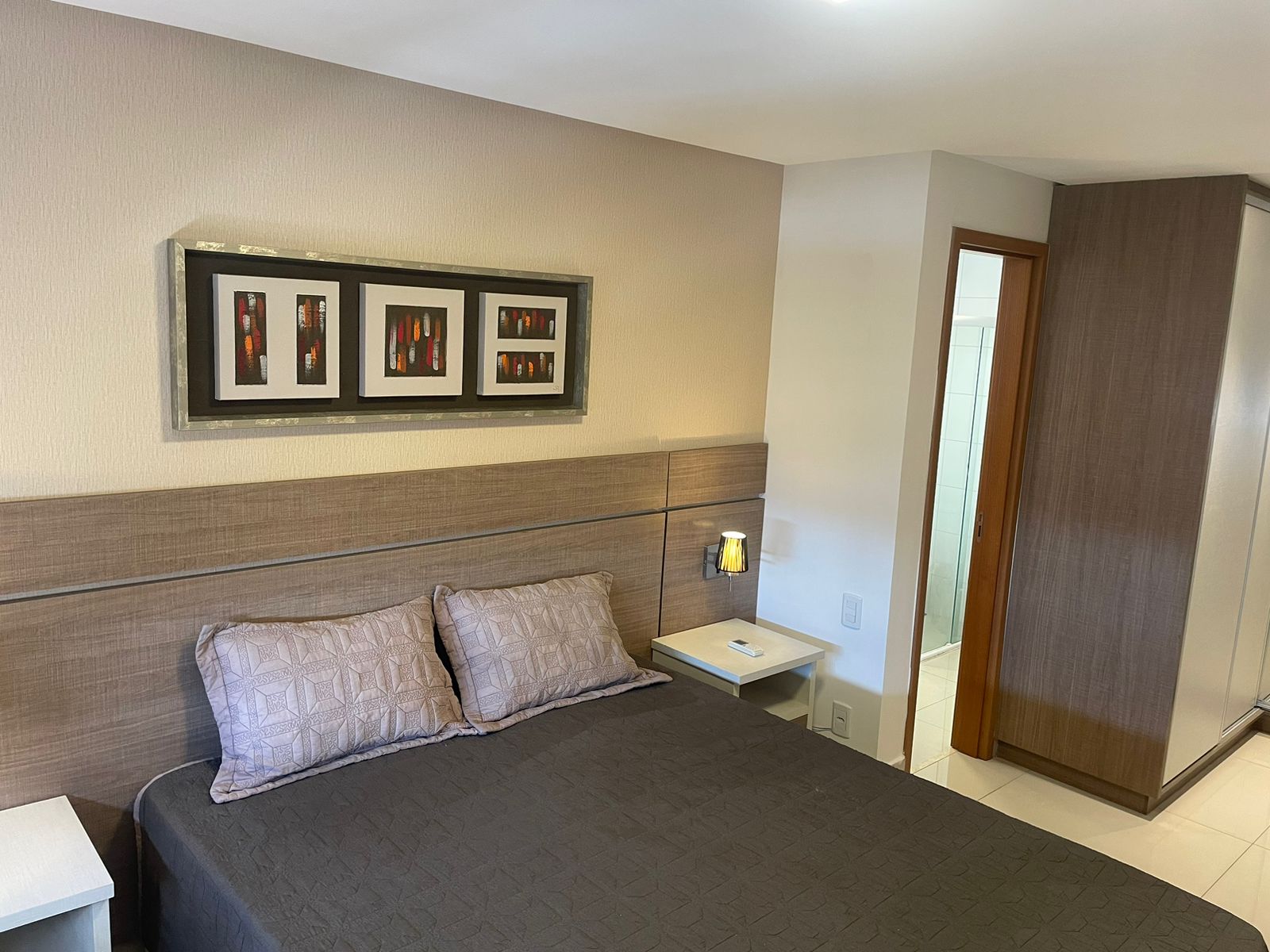 Apartamento 3 suítes para locação / Setor Marista / churrasqueira na varanda / prédio novo / mobiliado