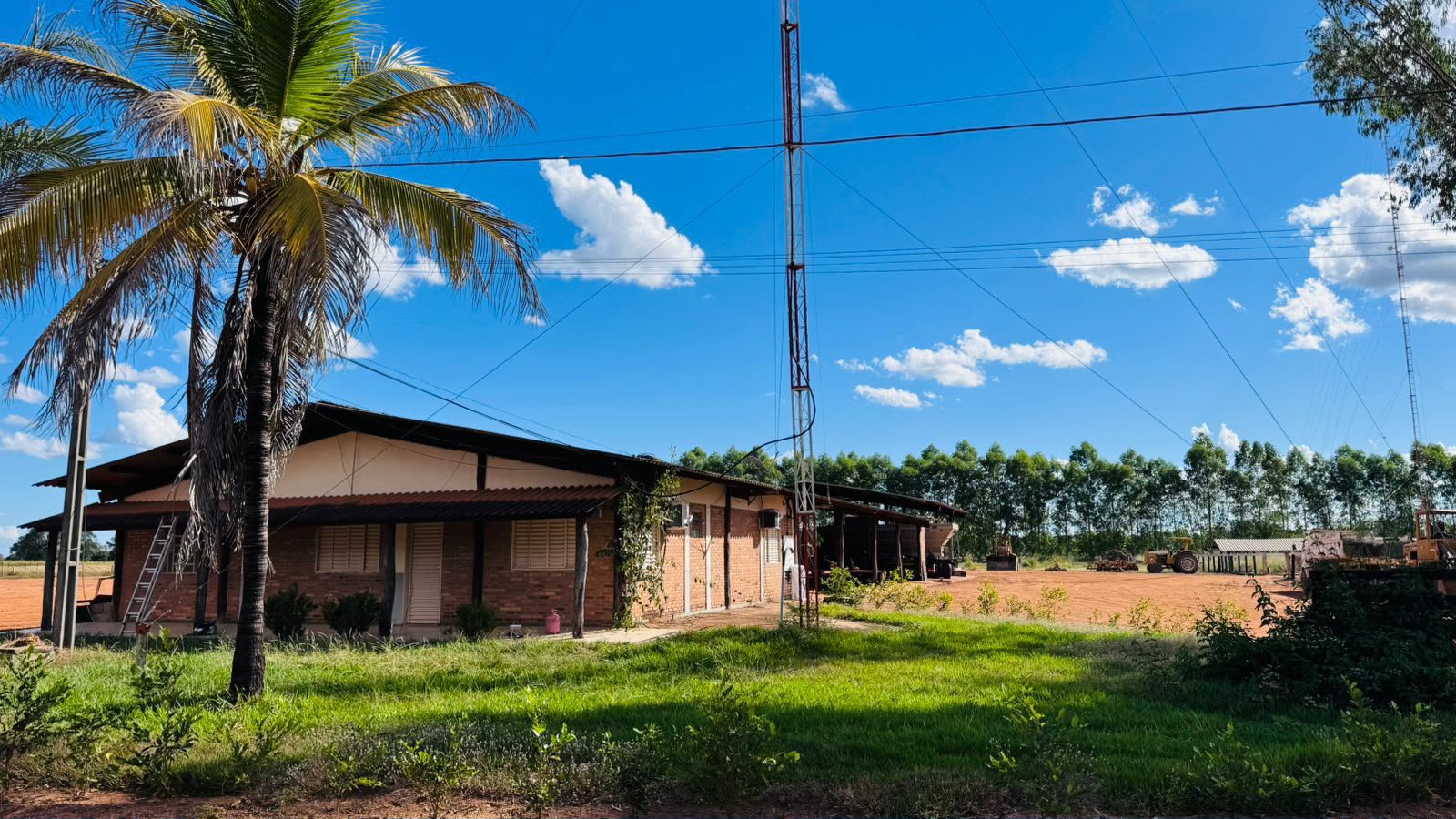 Fazenda à Venda em Aruanã, GO / Dupla Aptidão / Área Total / 13.765 hectares / Área em Pastagens 9.300 hectares / Área em Agricultura 900 hectares