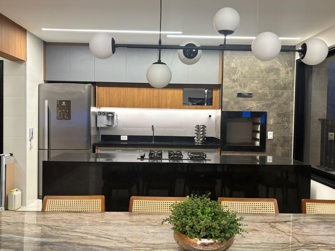 Apartamento de Alto Padrão no Cristal Tower – Setor Bueno, 202 m² | 4 Suítes