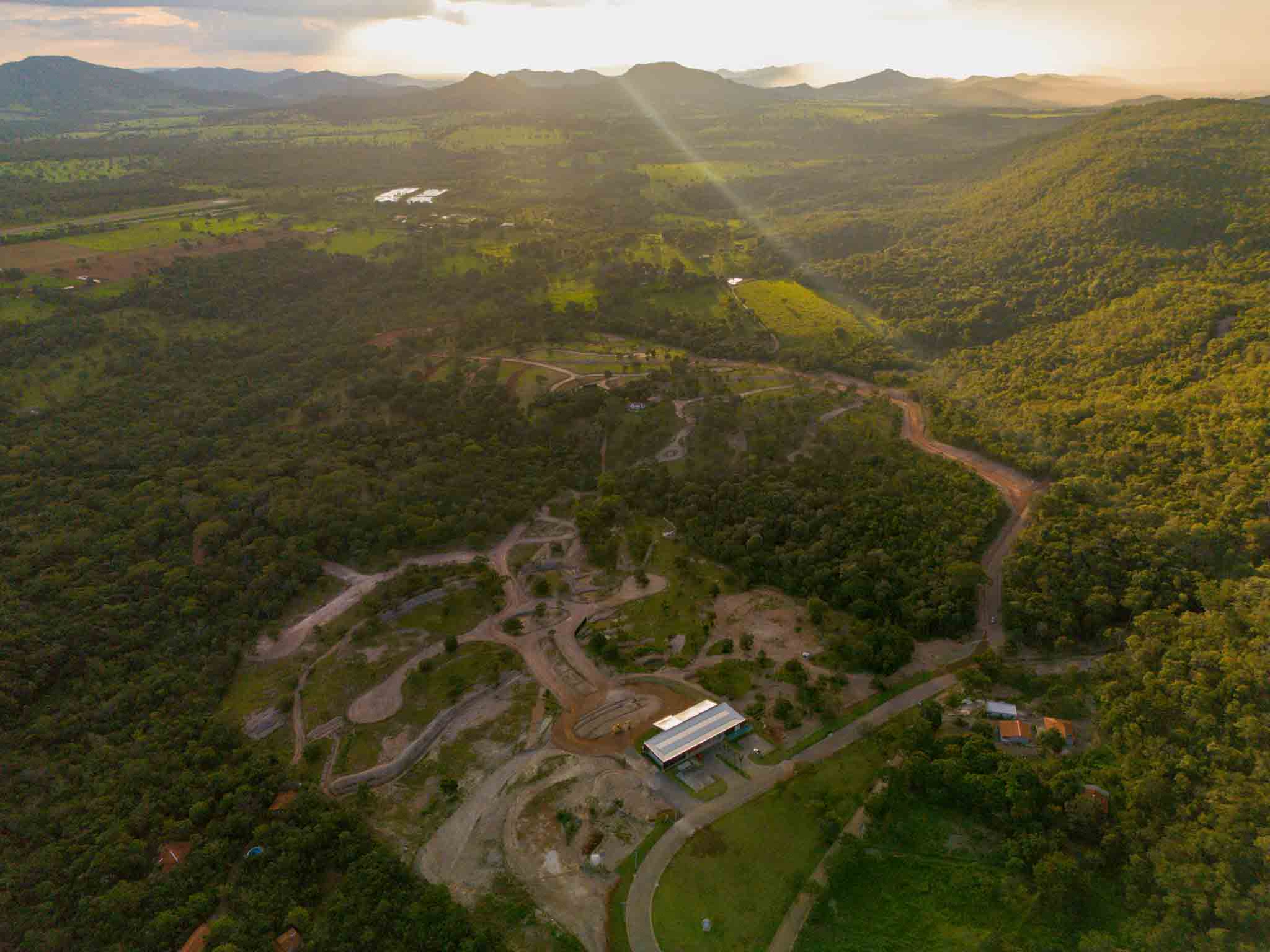 ALDEIA DO VALE - CONDOMÍNIO FECHADO