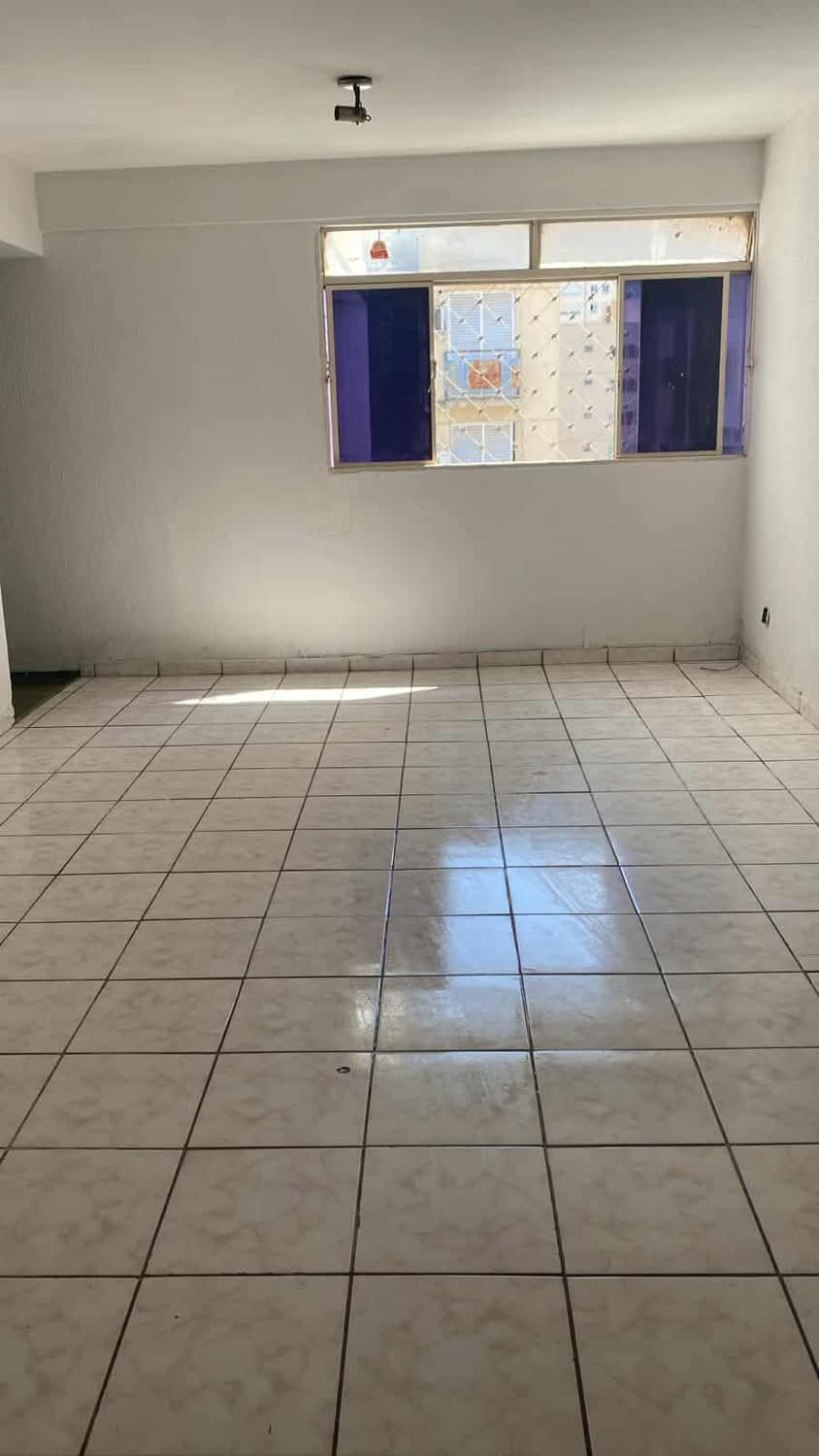 Apartamento à venda com 3 quartos / 1 suíte / Setor Bueno / Edifício Ivana