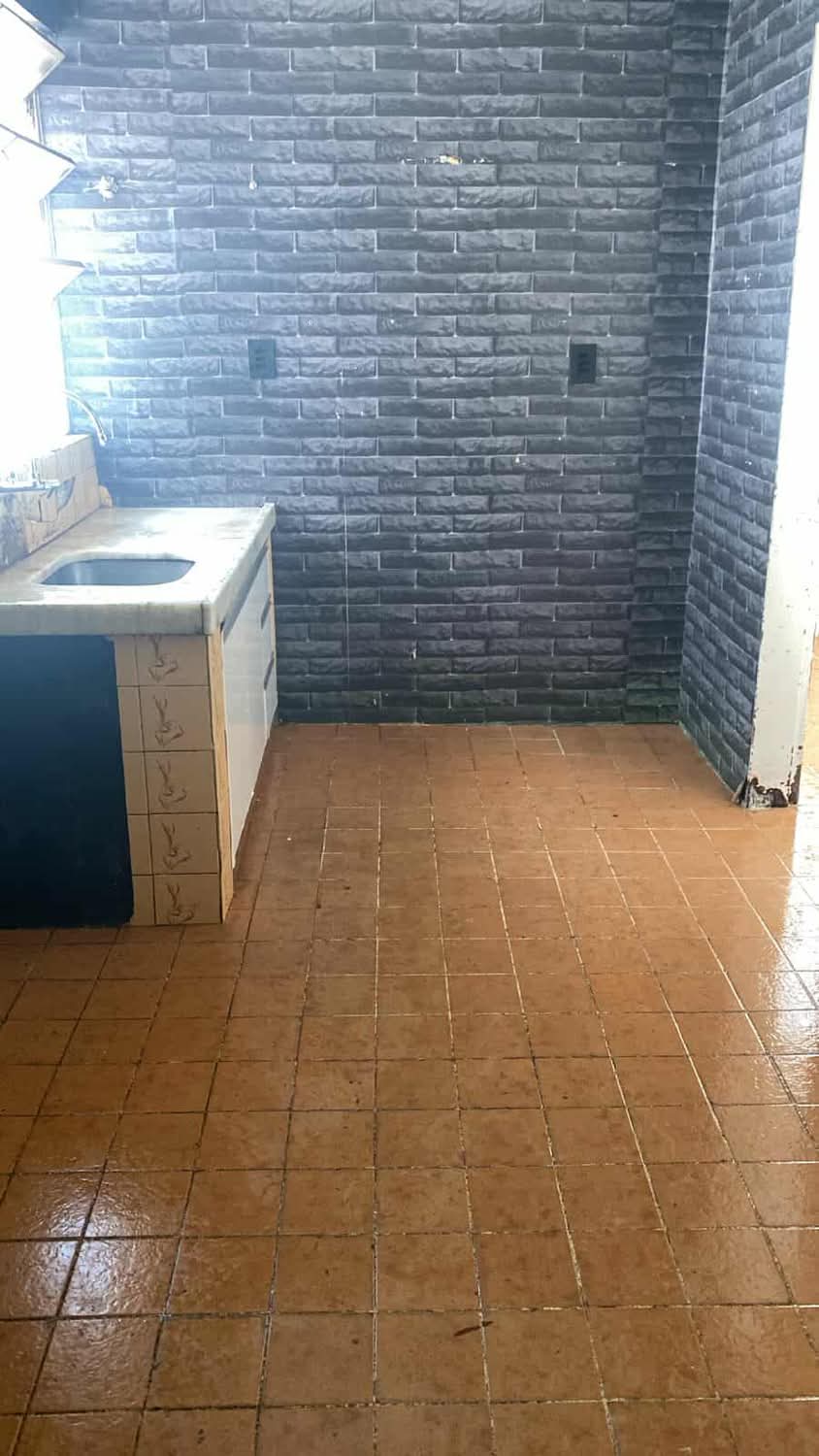 Apartamento à venda com 3 quartos / 1 suíte / Setor Bueno / Edifício Ivana